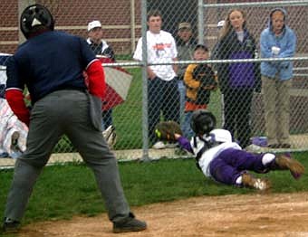 Fort rolls to win over Patriots (05/03/03)