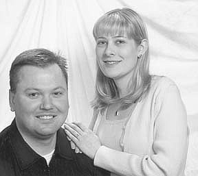 Jerles, Flondro to wed in July (6/5/03)