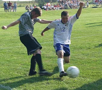 Bailey boosts Patriots in opening victory (08/20/03)