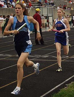 Patriots finish year at regional (05/26/04)