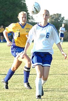 Jay edges Owls (09/23/04)