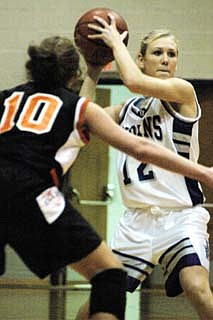 FR grinds out win over Tigers (12/03/04)