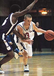 No. 3 'Cats blast Jay (12/18/04)