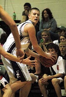 Fort thumps 'Hawks (12/20/04)