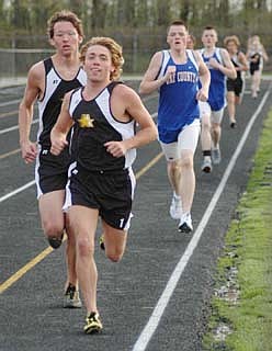 Depth leads JC girls, SA boys to wins (04/26/05)
