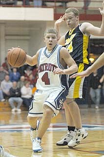 Delta tops Jay for 10th straight win (02/10/06)