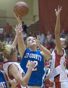 Jay rolls to fourth straight road victory (11/21/07)