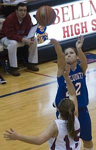 Jay runs streak to 25