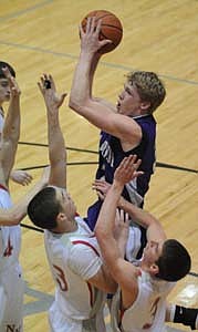 Kahling breaks record in win