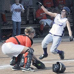 Fort rallies for title