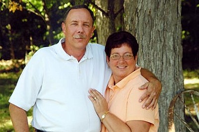 Couple celebrates 35th