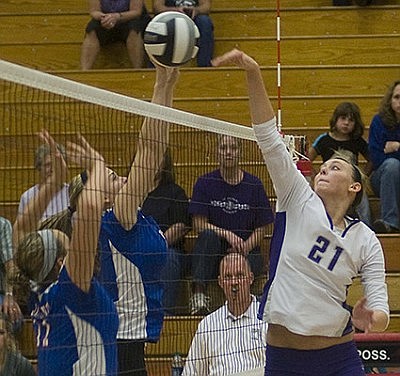JCHS ends skid vs. Tribe