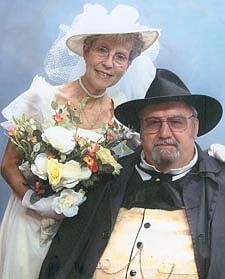 Mills couple marks anniversary