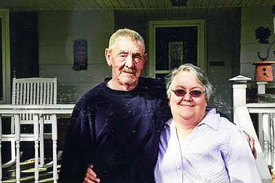 Couple celebrates 50th anniversary