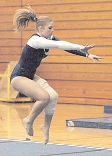 Stevens overcomes injury for home finale (02/28/06)
