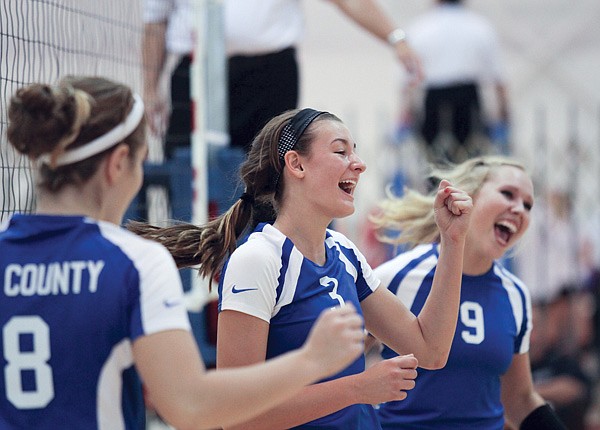 Jay Co. spikers win invitational