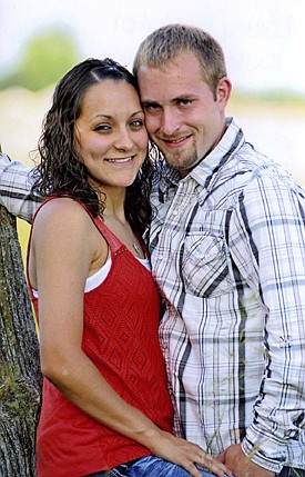 Couple to wed Sept. 20