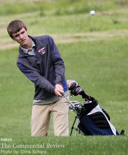 Jay County golfers defeat Broncos