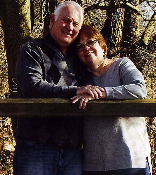 Couple celebrates 40th