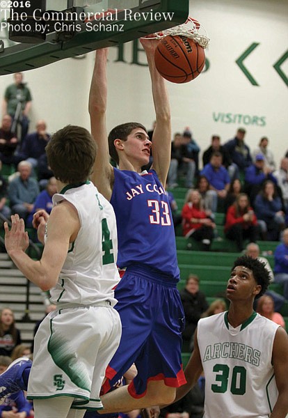 Dirksen dunk sparks comeback