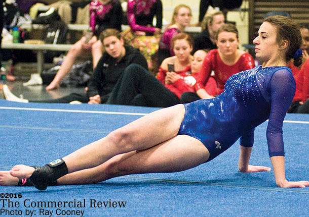 Hibbard, JC win at home