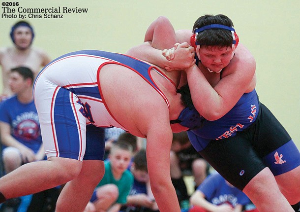 WJ wrestlers fall to Raiders, Warriors