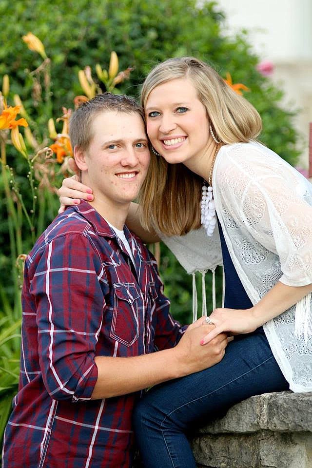 Lindsey  Schroer and Craig Fortkamp to wed in April