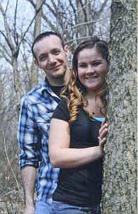 Motter, Twigg to wed in October