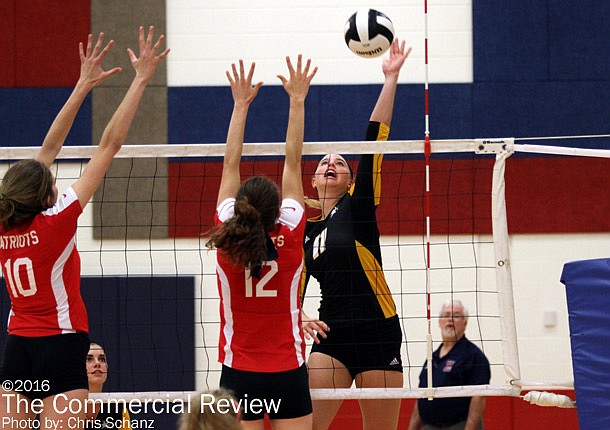 Stars stumble in tourney final