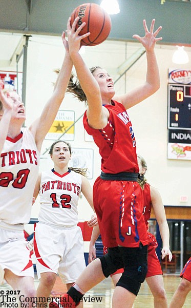 Jay pulls away to reach semifinal