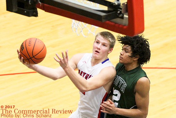 Schlosser, JC stellar in win