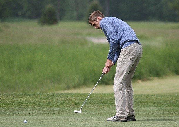 Jay wins golf title