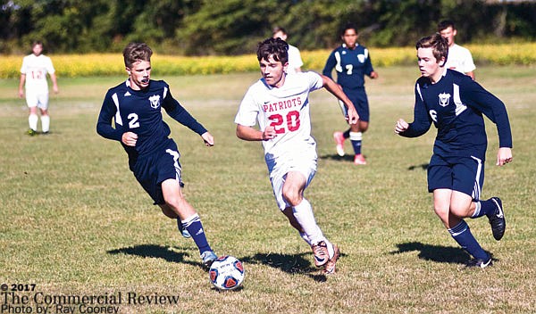 Patriot spikers win invitational