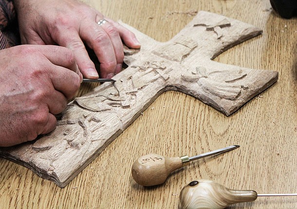Carvers try to keep art alive