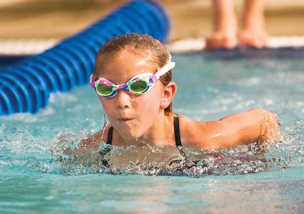 Trio leads Jay swimmers