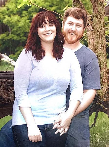 Mills, Barker to wed Sept. 22