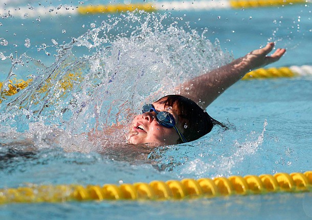 Swimmers roll to 4-0