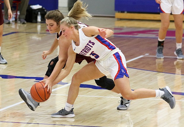 Defense shuts down Titans