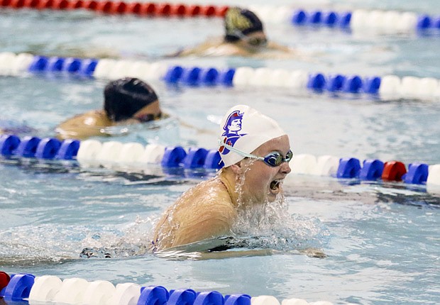 Patriots split on senior night