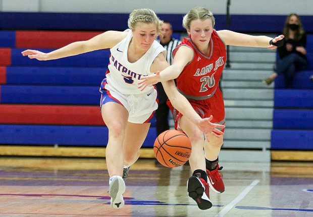 Jay rallies past Jets in fourth