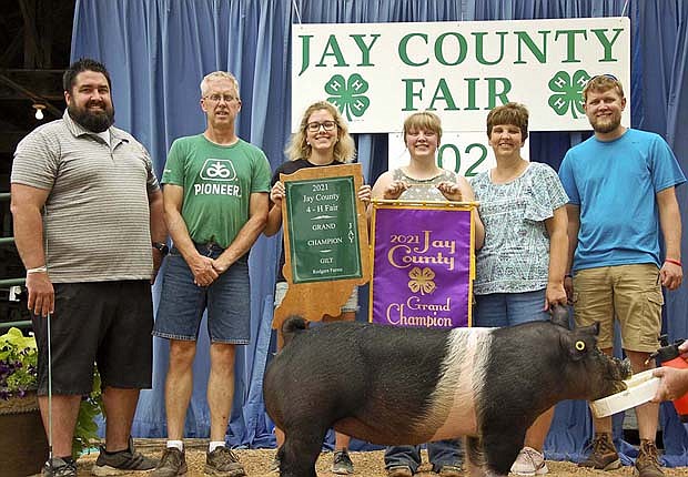 Johnson, Brunswick top swine show