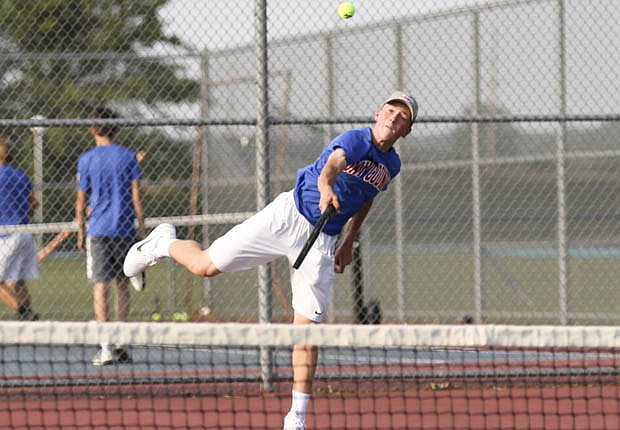 Tennis rolls past Bruins