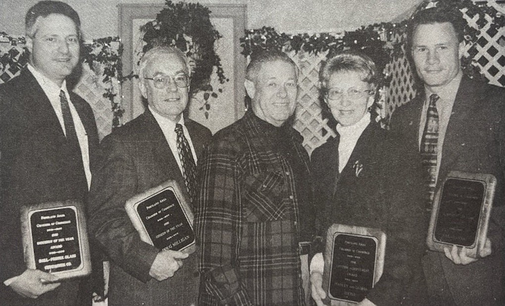 Portland Area Chamber of Commerce on Jan. 30, 1999, announced the winners of its annual awards. Pictured, from left are Ball-Foster Glass Container Corporation (Industry of the Year) plant manager Phil McPhearson; Citizen of the Year Dough Milligan; Lifetime Achievement Award winners Stan and Gloria Teeter; and Jay Petroleum/Pak-a-Sak (Business of the Year) president Ron Freeman. (The Commercial Review/Laurie Chen)