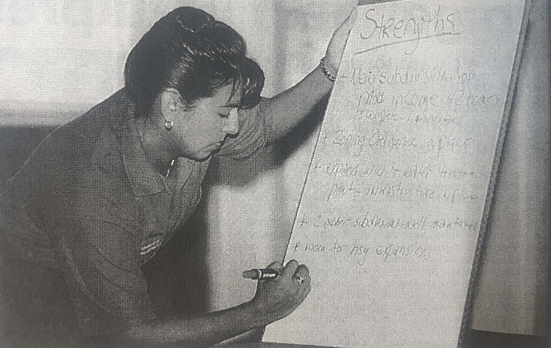 Sonya Kimberlin of the Indiana Rural Development Council jots down a list of Dunkirk’s strengths during a group discussion on Oct. 3, 2000. Dunkirk residents discussed the strengths and weaknesses of their community. (The Commercial Review/Robert Banser)